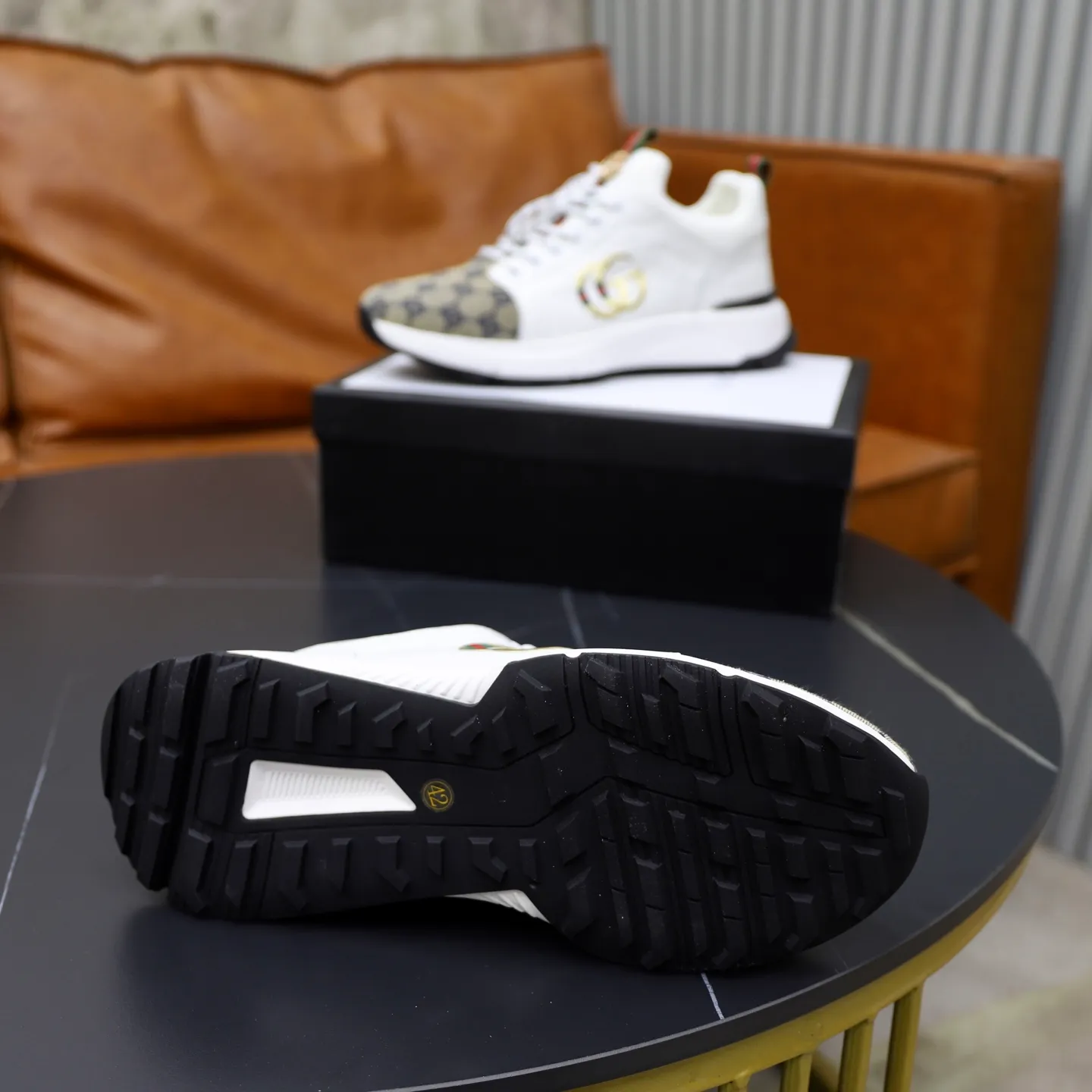 Ex-factory price: 462💰🙅‍♂️🙅‍♂️🙅‍♂️ Brand: GUCCI Standard code: 38-44 (45 customized) Grade: Same as the official website Material: Original material splicing Comfortable and breathable lining Lightweight and wear-resistant sports outsole Style category: Men's fashionable casual shoes Running sneakers Distinguished luxury brand elements Top luxury Color: actual picture color